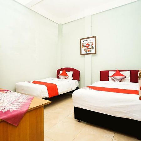 Kartika Syariah Homestay By Stayku Surabaya Kültér fotó