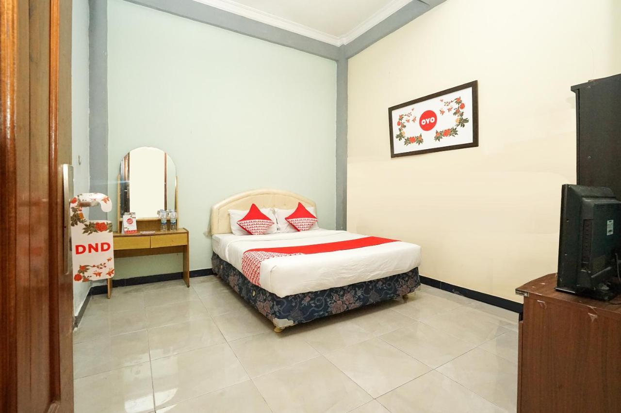 Kartika Syariah Homestay By Stayku Surabaya Kültér fotó