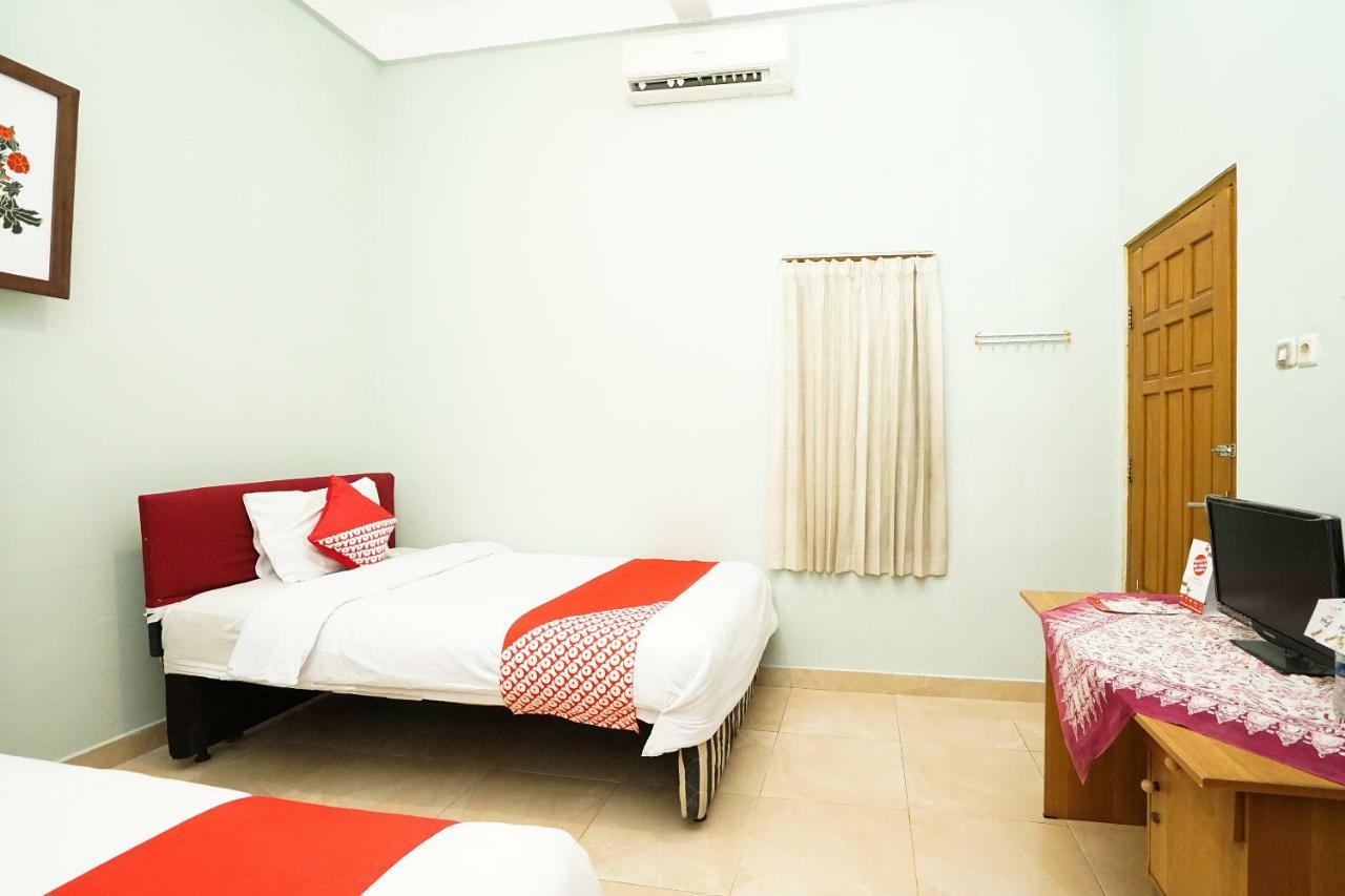 Kartika Syariah Homestay By Stayku Surabaya Kültér fotó